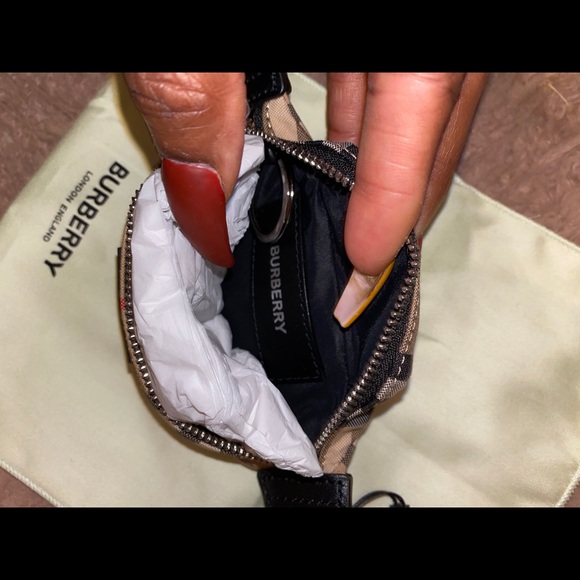 New💕Burberry Bum check bag charm - Picture 9 of 11